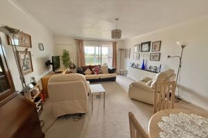 18' Living Room- click for photo gallery